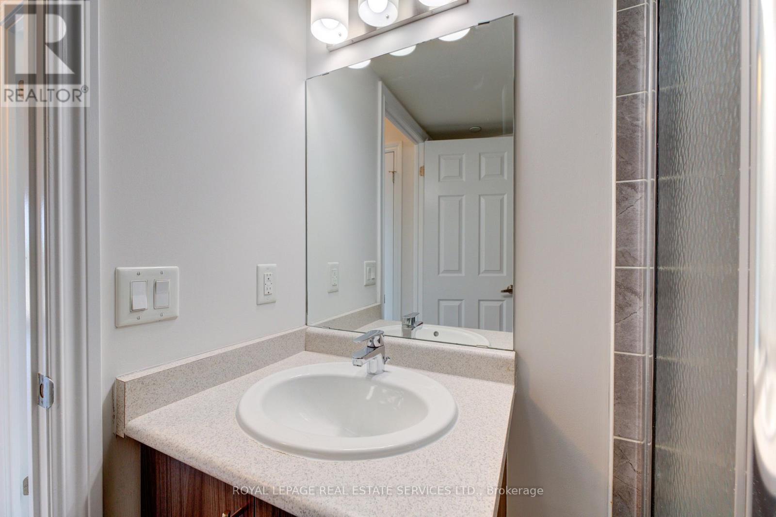 












301 - 716 MAIN STREET E

,
Milton,




Ontario
L9T9L9

