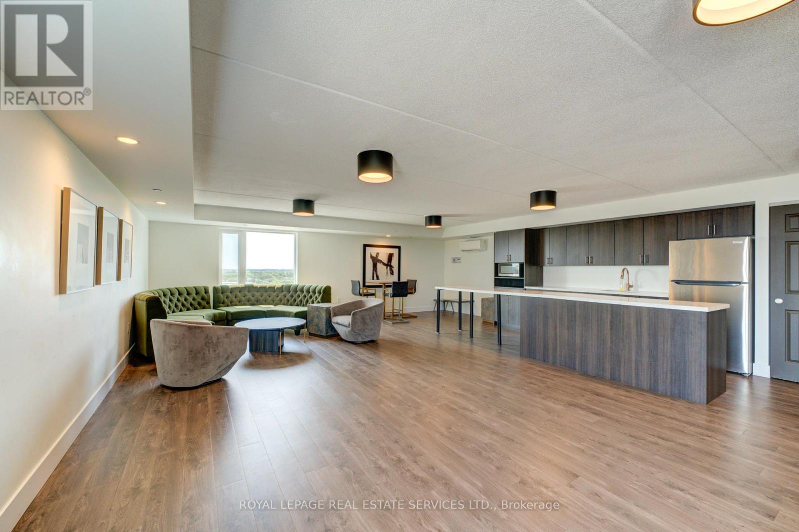 












301 - 716 MAIN STREET E

,
Milton,




Ontario
L9T9L9

