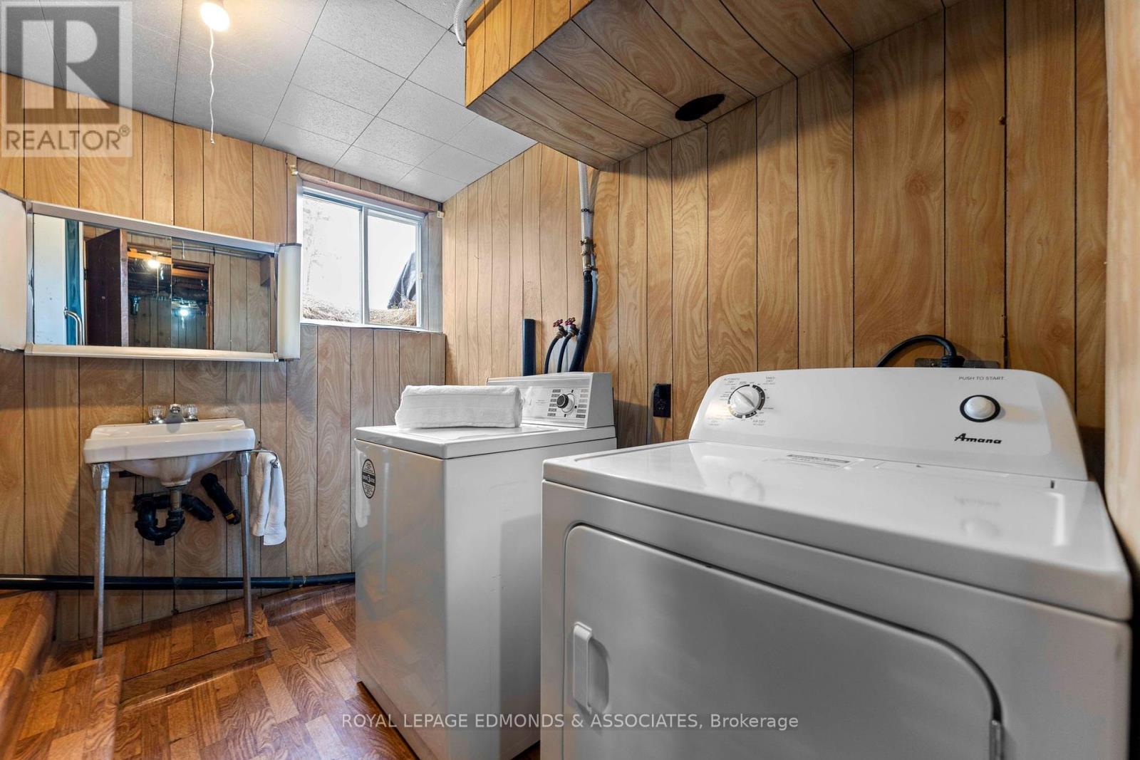 












3433 ROUND LAKE ROAD

,
Killaloe, Hagarty and Richards,




Ontario
K0J2A0

