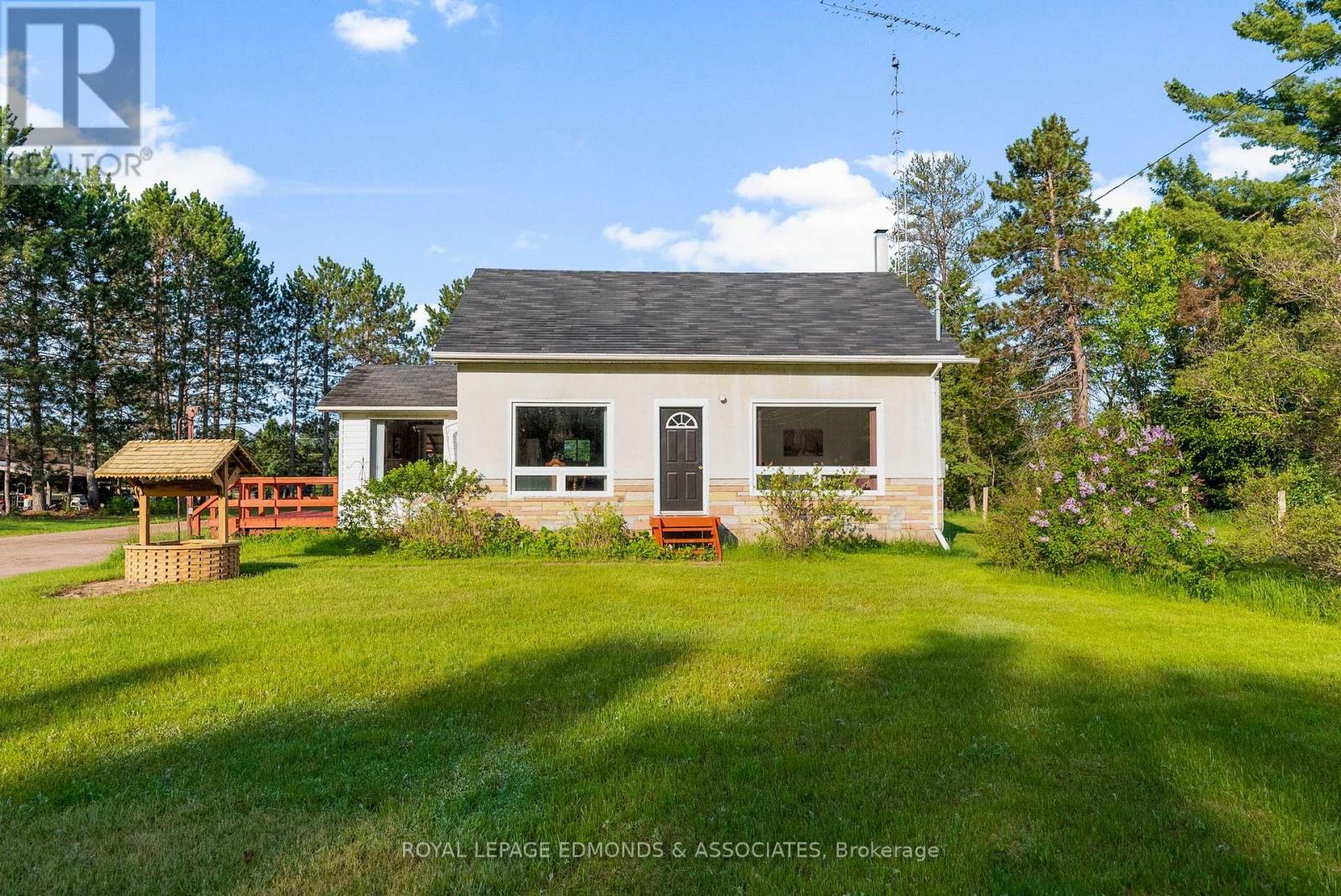 












3433 ROUND LAKE ROAD

,
Killaloe, Hagarty and Richards,




Ontario
K0J2A0


