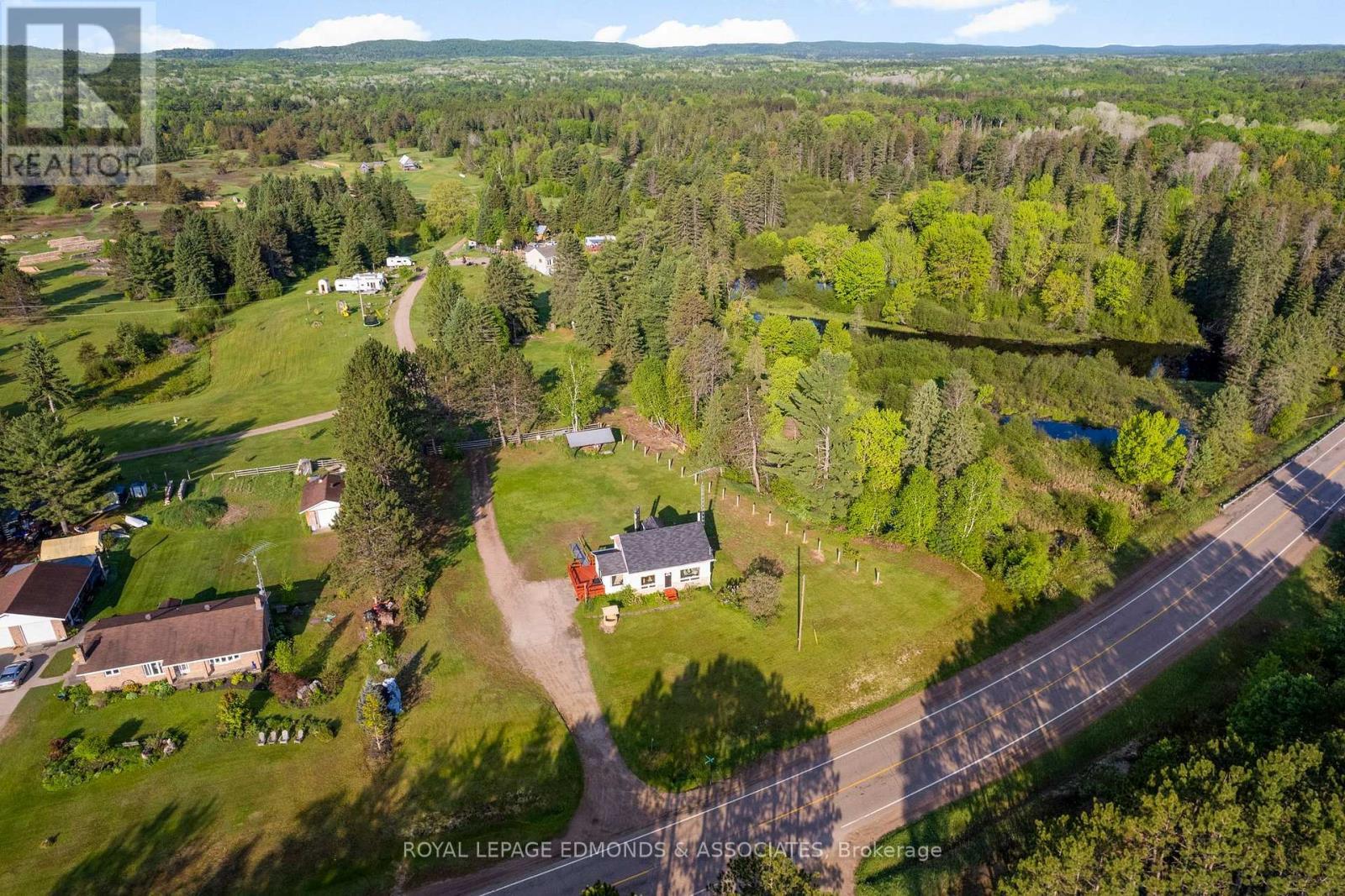 












3433 ROUND LAKE ROAD

,
Killaloe, Hagarty and Richards,




Ontario
K0J2A0

