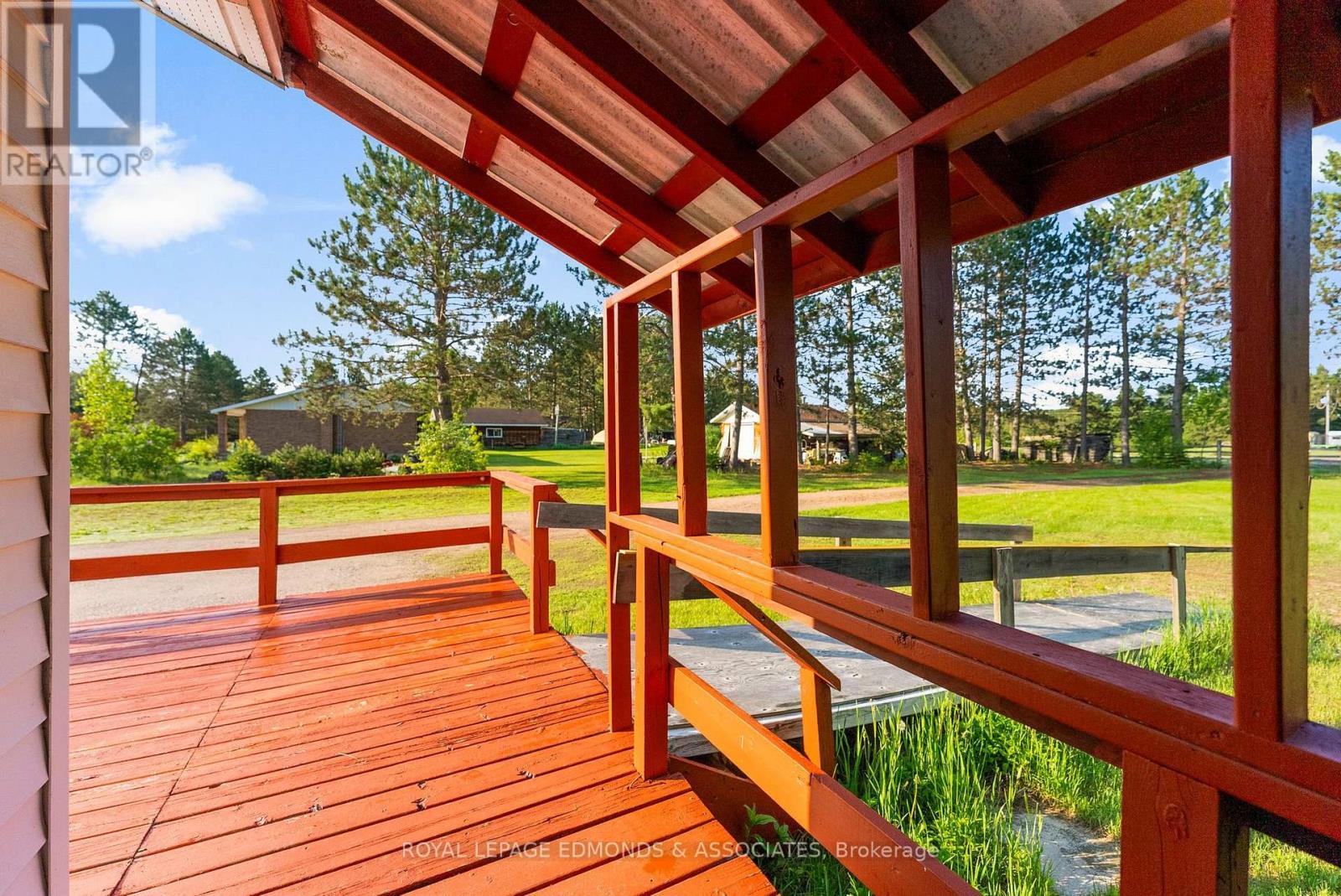 












3433 ROUND LAKE ROAD

,
Killaloe, Hagarty and Richards,




Ontario
K0J2A0


