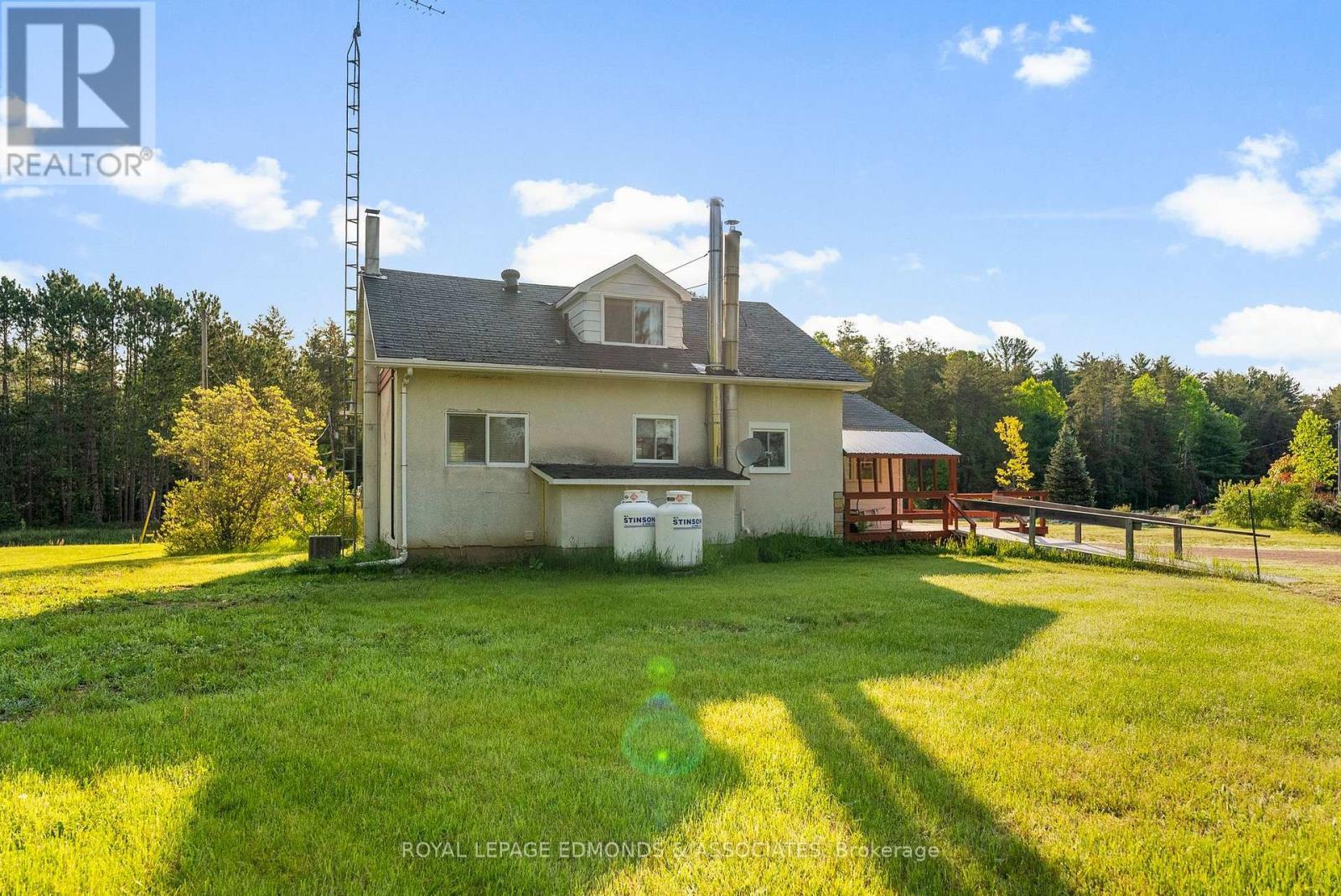 












3433 ROUND LAKE ROAD

,
Killaloe, Hagarty and Richards,




Ontario
K0J2A0

