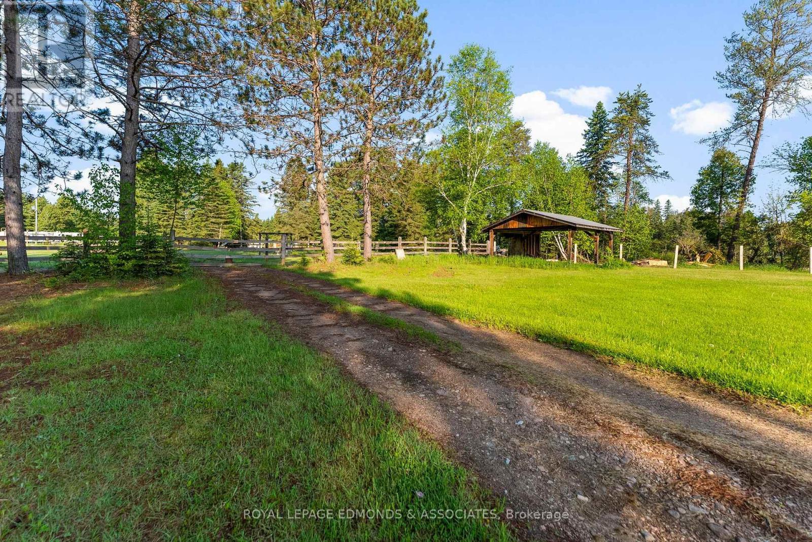 












3433 ROUND LAKE ROAD

,
Killaloe, Hagarty and Richards,




Ontario
K0J2A0


