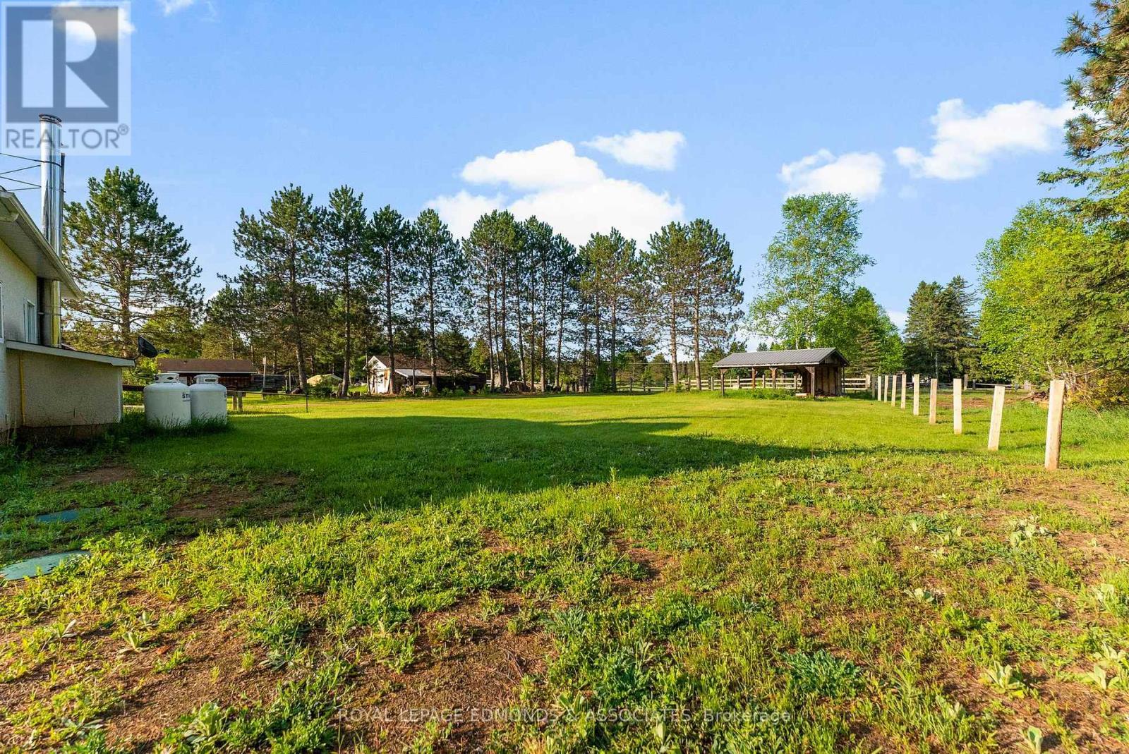 












3433 ROUND LAKE ROAD

,
Killaloe, Hagarty and Richards,




Ontario
K0J2A0

