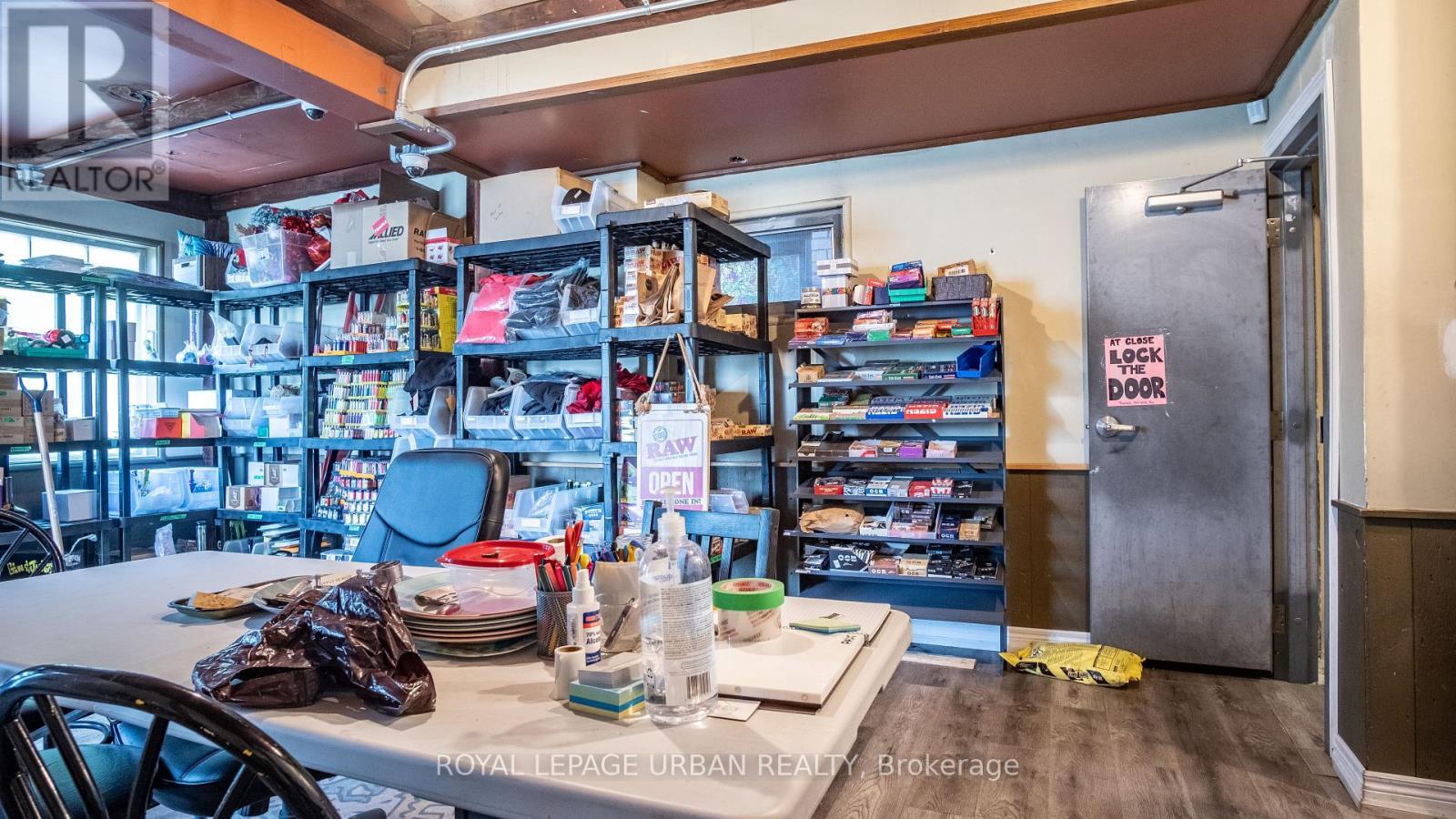 












976 MAIN STREET E

,
Hamilton,




Ontario
L8M1M8


