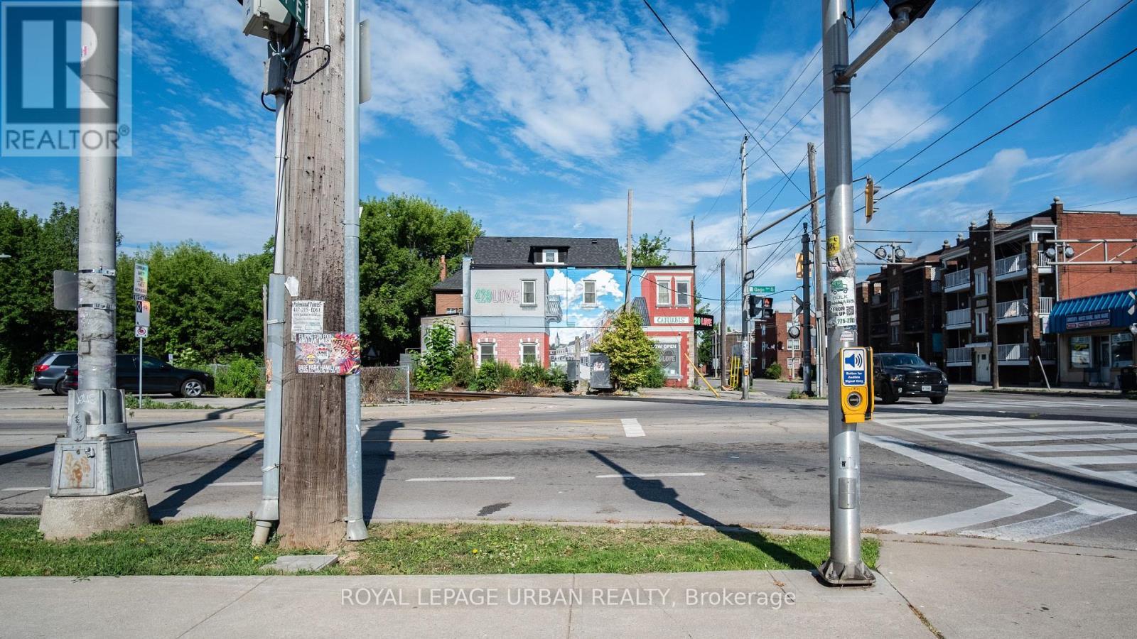 












976 MAIN STREET E

,
Hamilton,




Ontario
L8M1M8

