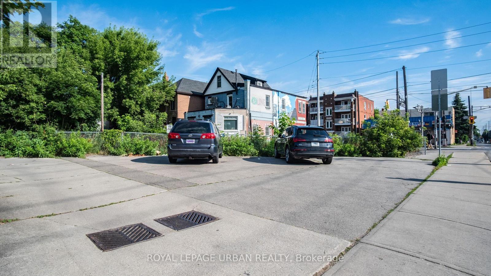 












976 MAIN STREET E

,
Hamilton,




Ontario
L8M1M8

