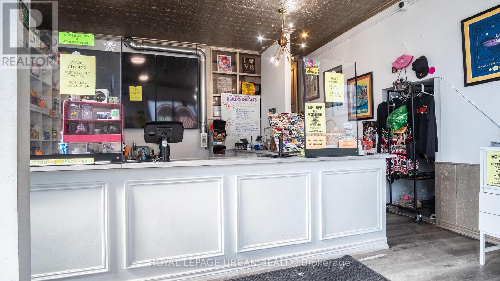 












976 MAIN STREET E

,
Hamilton,




Ontario
L8M1M8

