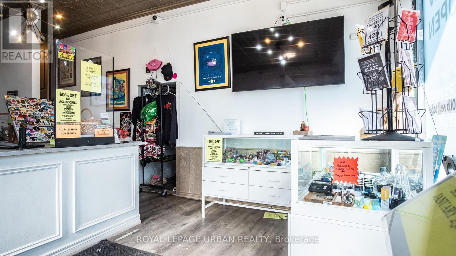 












976 MAIN STREET E

,
Hamilton,




Ontario
L8M1M8


