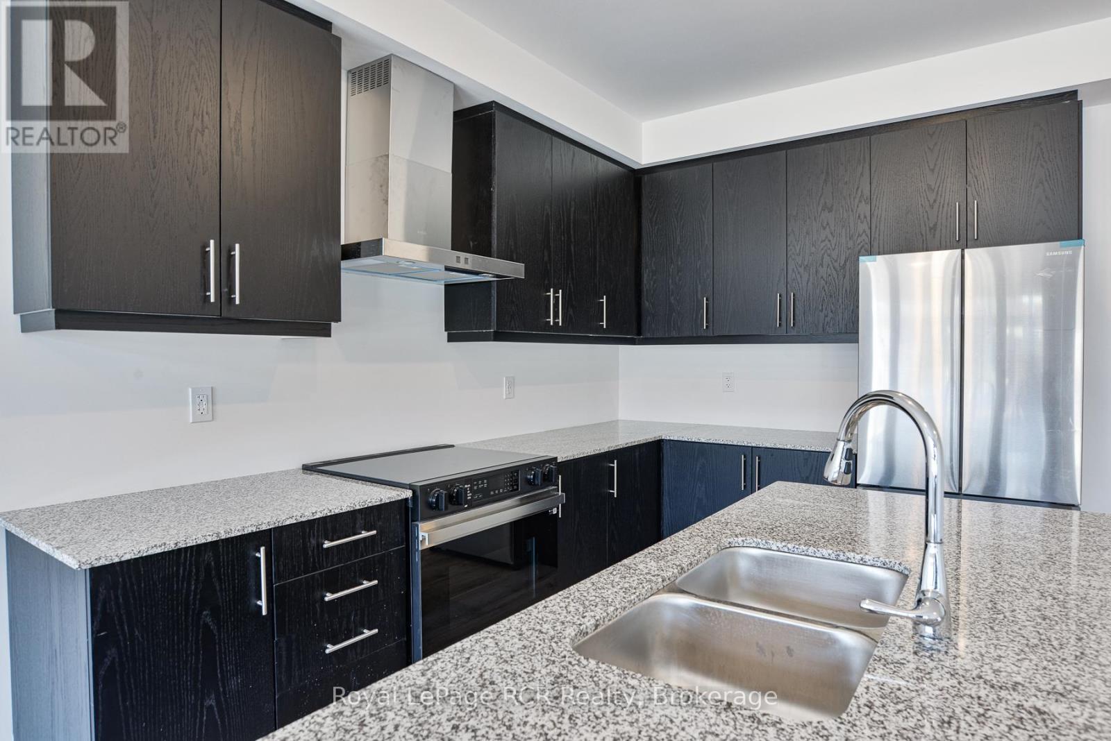 












27 WYN WOOD LANE

,
Orillia,




Ontario
L3V8P7

