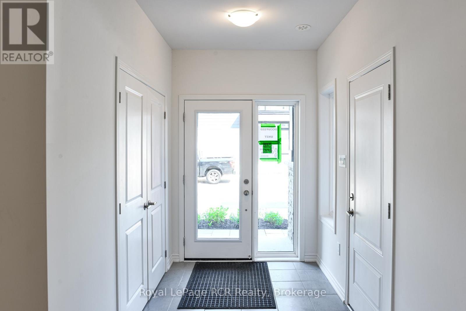 












27 WYN WOOD LANE

,
Orillia,




Ontario
L3V8P7

