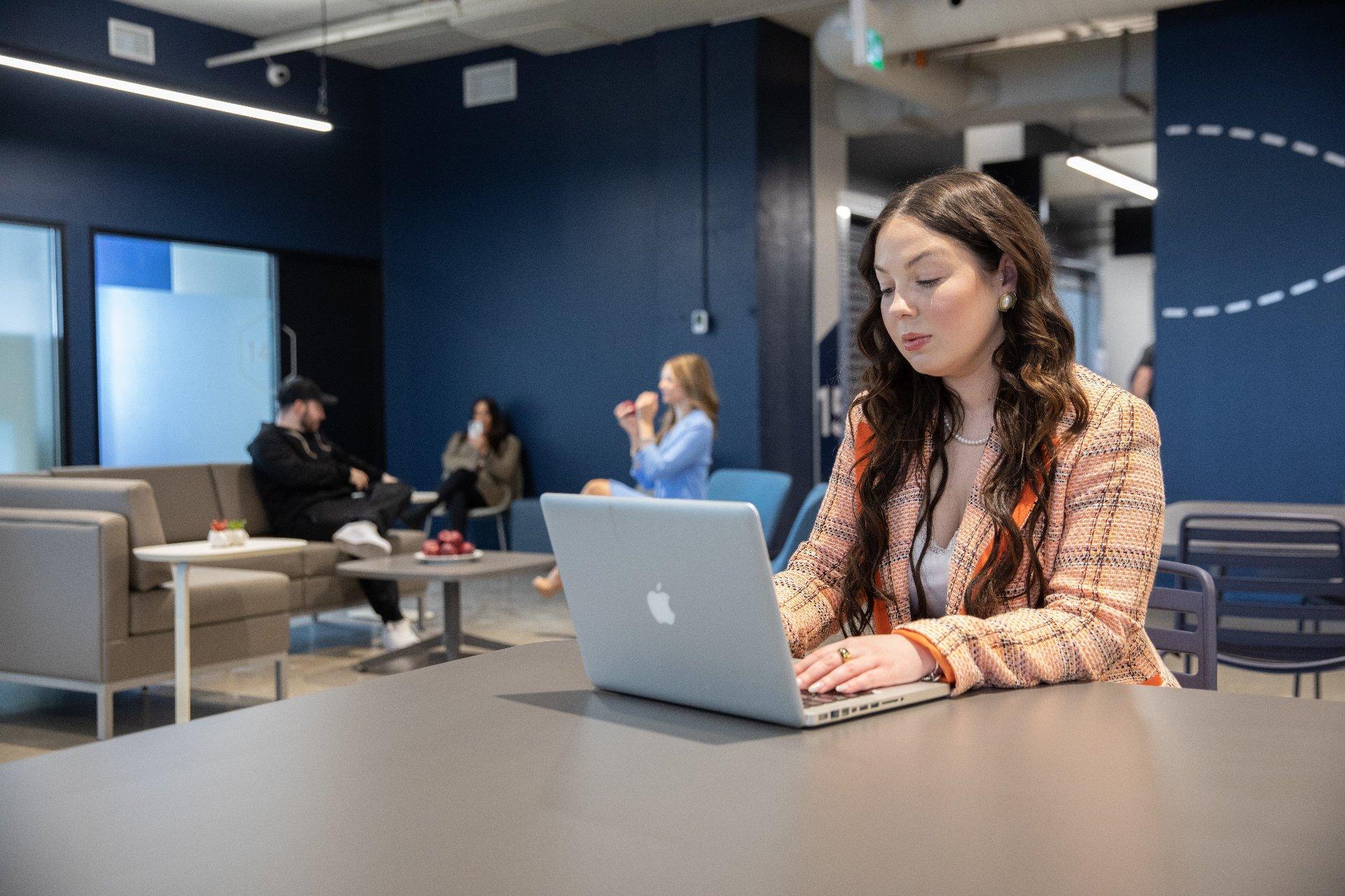 









1


Rue Chabanel O.

, 17,
Montréal (Ahuntsic-Cartierville),




QC
H2N1N3

