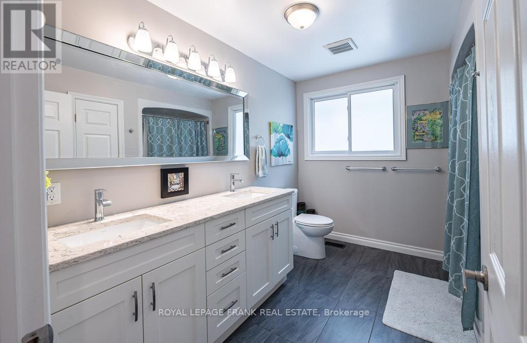 












1746 LAKEHURST ROAD

,
Trent Lakes,




Ontario
K0L1J0

