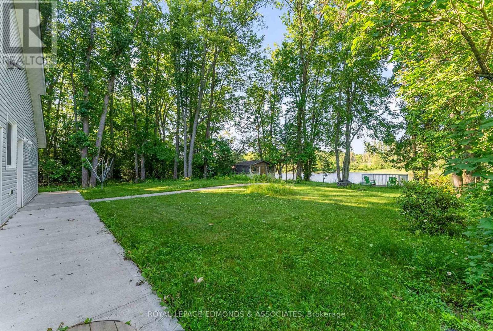 












731 FRANCIE LANE

,
Laurentian Valley,




Ontario
K8A6W2


