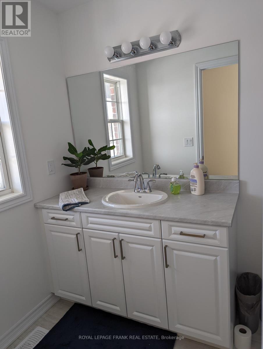 












508 JOSEPH GALE STREET

,
Cobourg,




Ontario
K9A3L4

