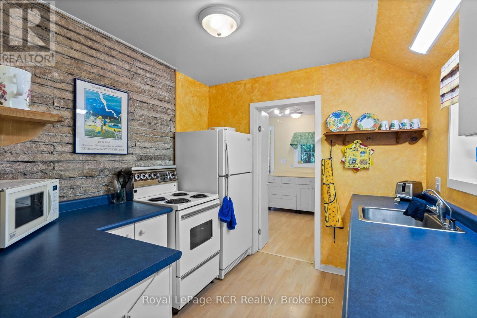 












115 ADELAIDE STREET

,
South Bruce Peninsula,




Ontario
N0H2T0


