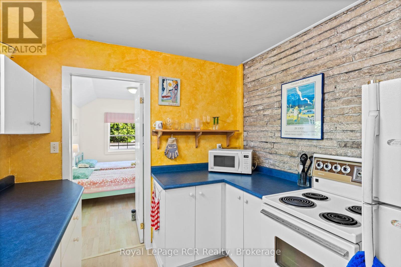 












115 ADELAIDE STREET

,
South Bruce Peninsula,




Ontario
N0H2T0

