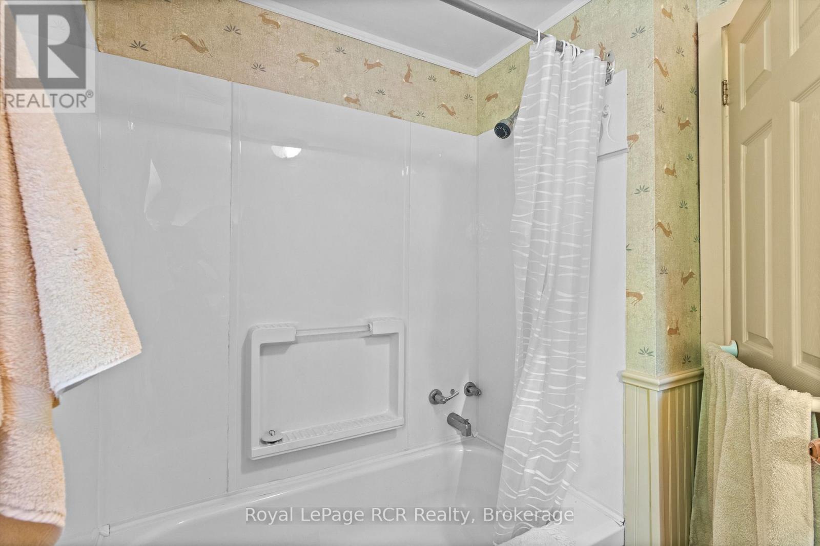 












115 ADELAIDE STREET

,
South Bruce Peninsula,




Ontario
N0H2T0

