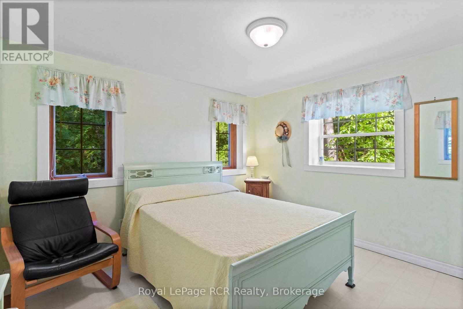 












115 ADELAIDE STREET

,
South Bruce Peninsula,




Ontario
N0H2T0

