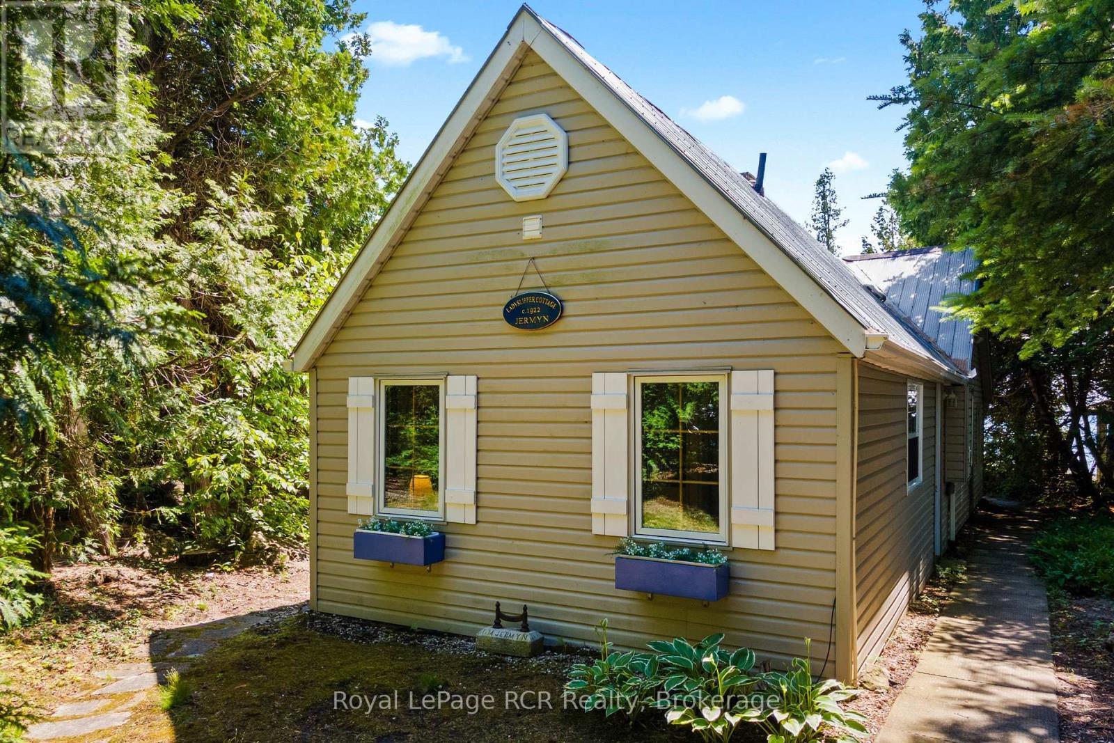 












115 ADELAIDE STREET

,
South Bruce Peninsula,




Ontario
N0H2T0

