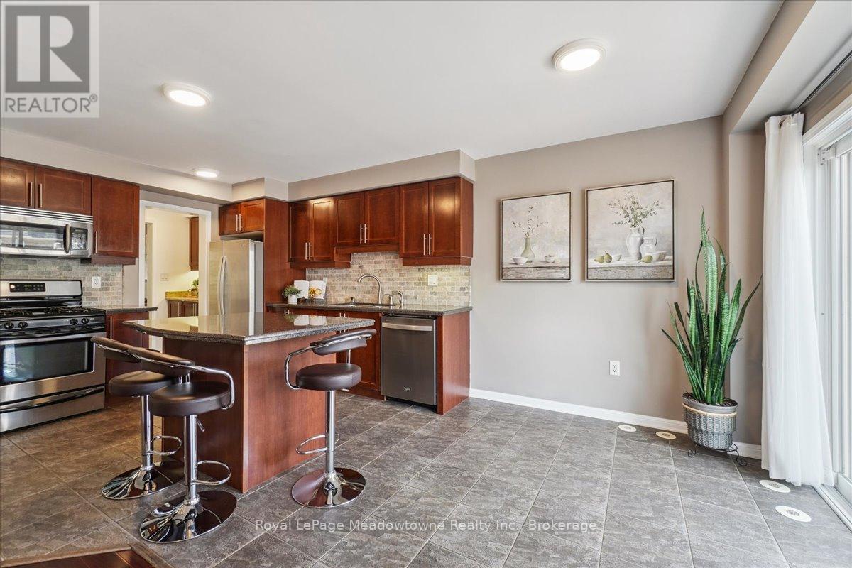 












661 SCOTT BOULEVARD

,
Milton (HA Harrison),




Ontario
L9T0P3

