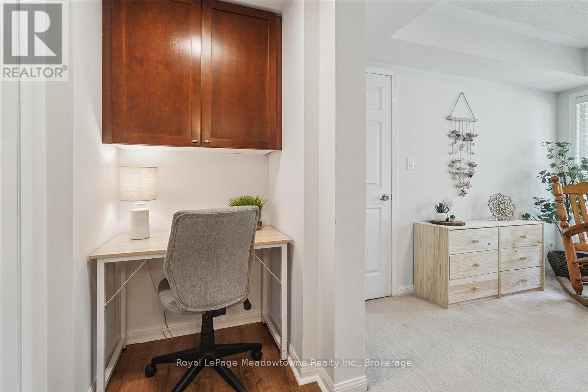 












661 SCOTT BOULEVARD

,
Milton (HA Harrison),




Ontario
L9T0P3


