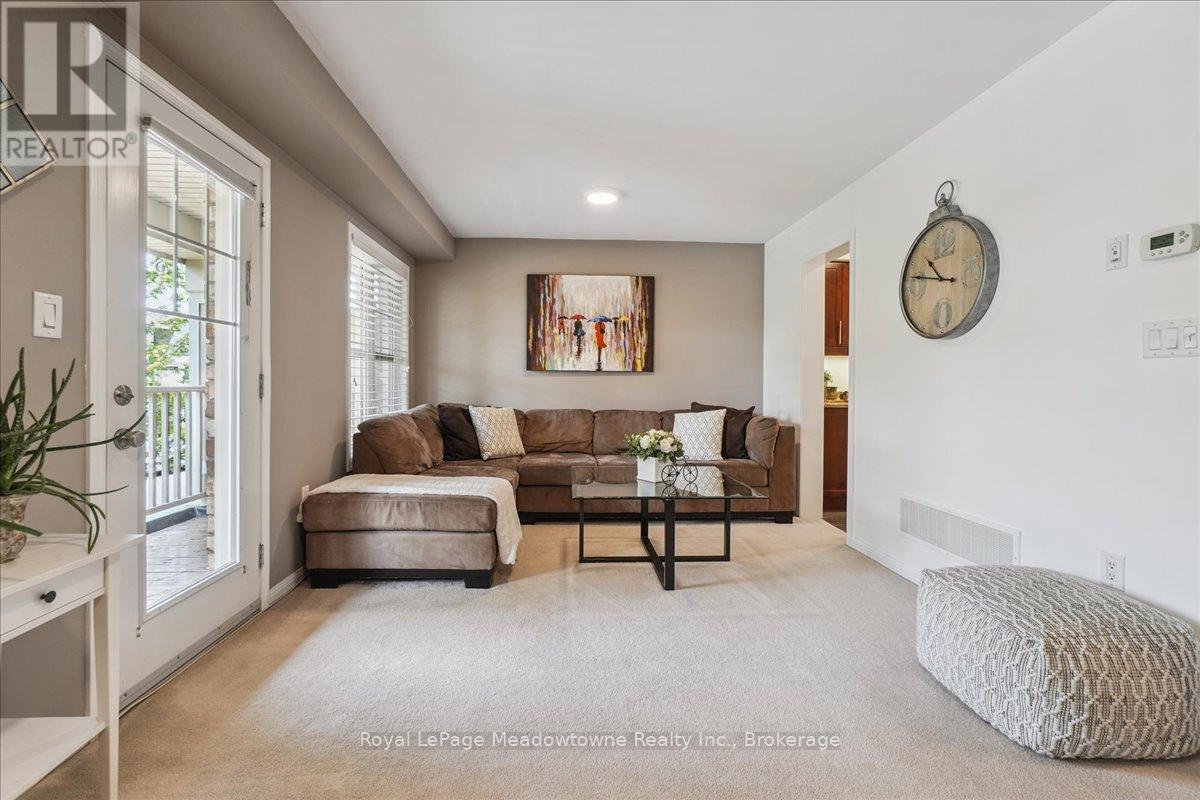 












661 SCOTT BOULEVARD

,
Milton (HA Harrison),




Ontario
L9T0P3

