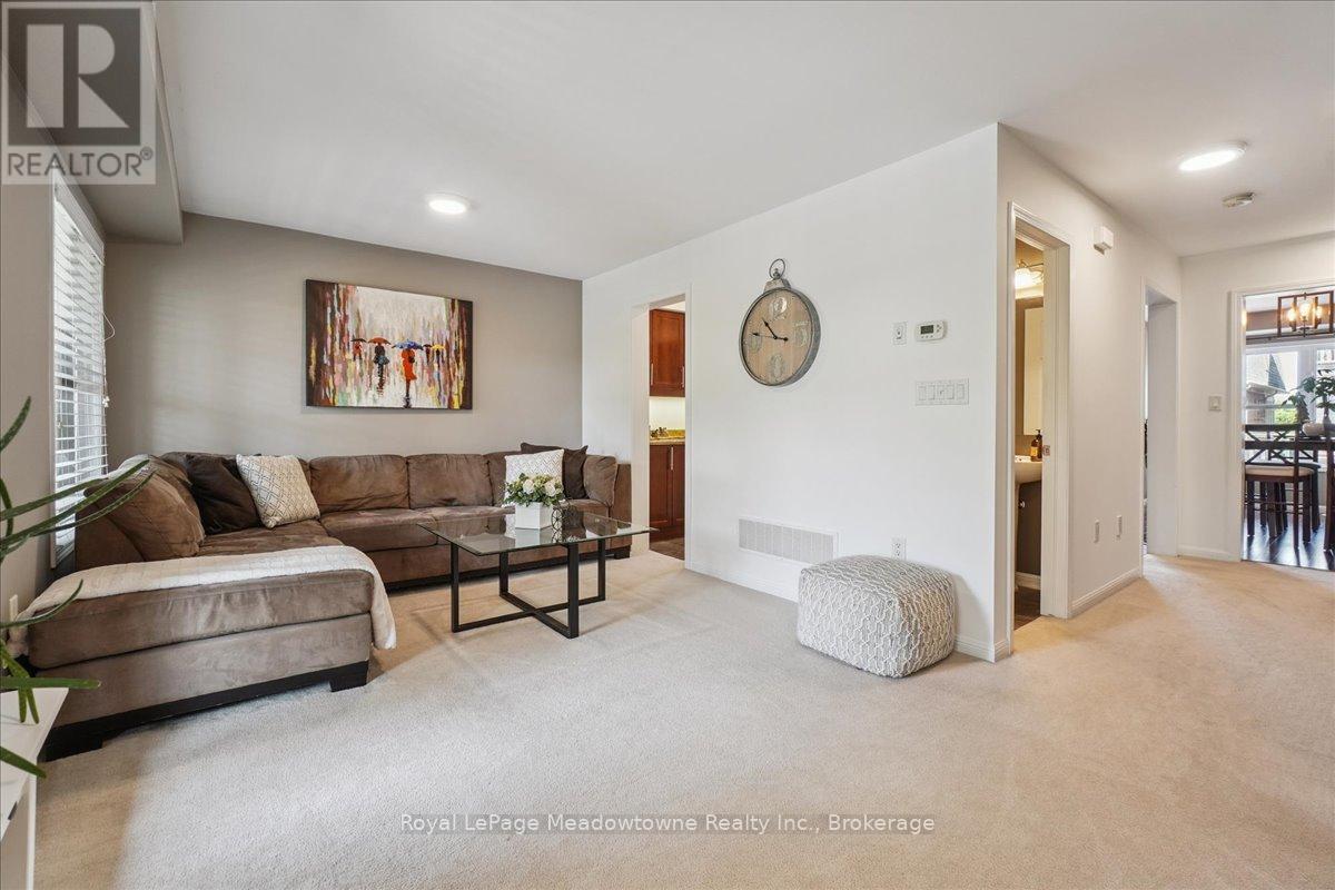 












661 SCOTT BOULEVARD

,
Milton (HA Harrison),




Ontario
L9T0P3

