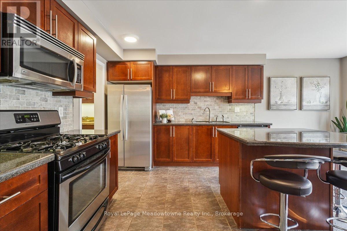 












661 SCOTT BOULEVARD

,
Milton (HA Harrison),




Ontario
L9T0P3

