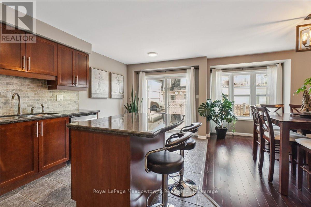 












661 SCOTT BOULEVARD

,
Milton (HA Harrison),




Ontario
L9T0P3

