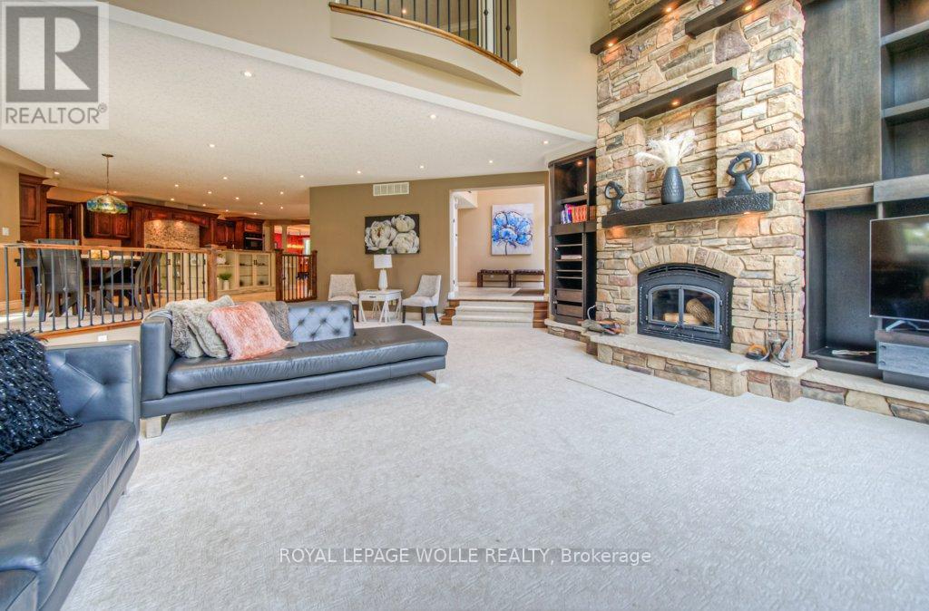












2229 HERRGOTT ROAD

,
Wellesley,




Ontario
N0B2M0

