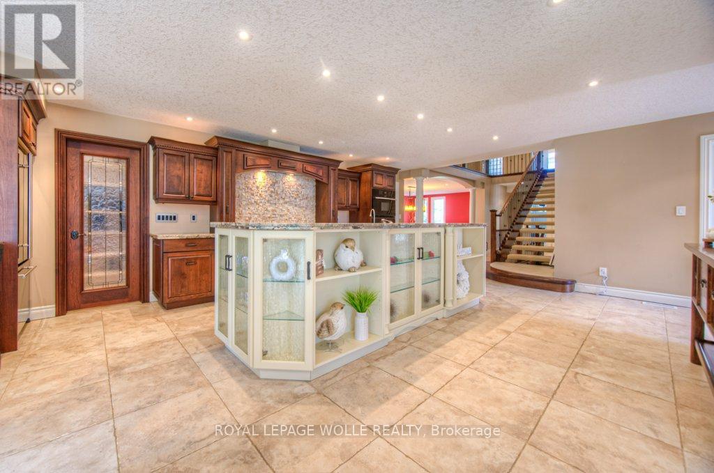 












2229 HERRGOTT ROAD

,
Wellesley,




Ontario
N0B2M0

