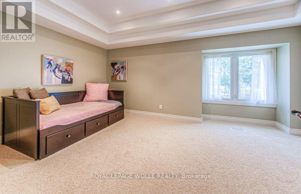 












2229 HERRGOTT ROAD

,
Wellesley,




Ontario
N0B2M0

