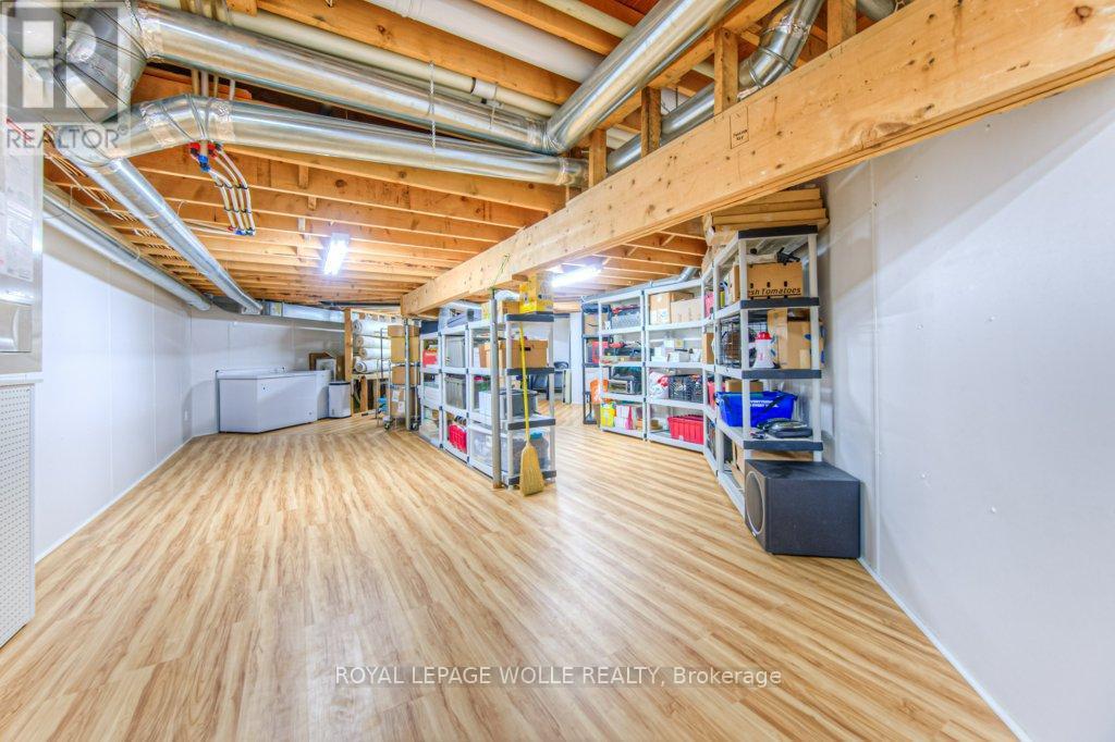 












2229 HERRGOTT ROAD

,
Wellesley,




Ontario
N0B2M0

