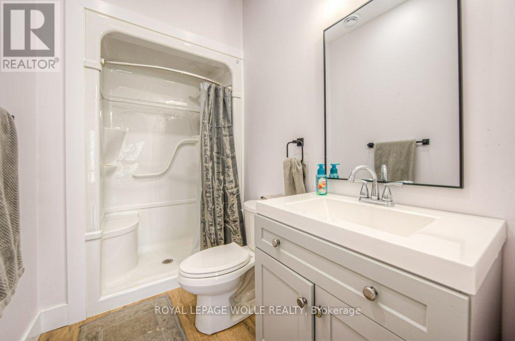 












2229 HERRGOTT ROAD

,
Wellesley,




Ontario
N0B2M0

