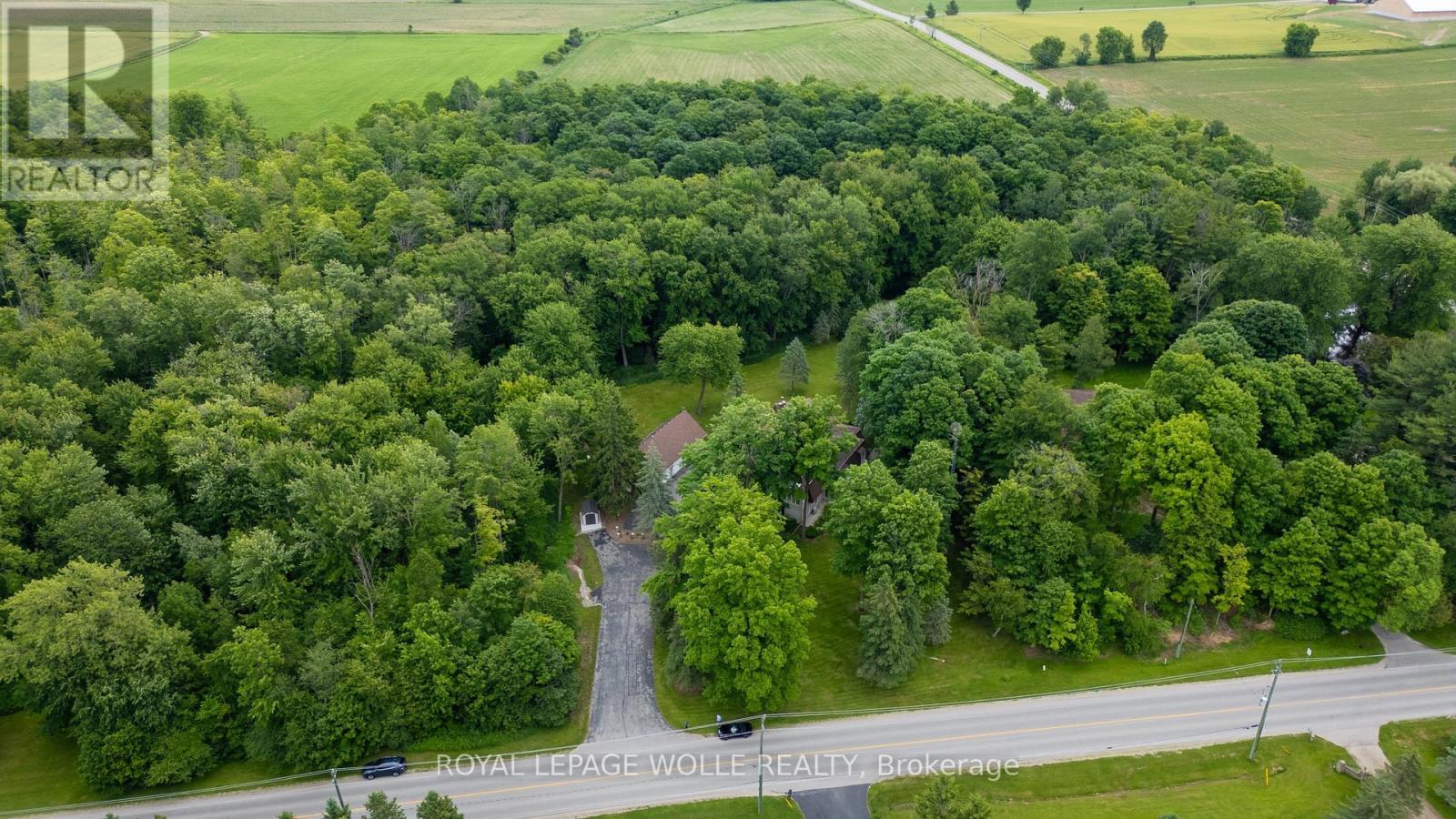 












2229 HERRGOTT ROAD

,
Wellesley,




Ontario
N0B2M0

