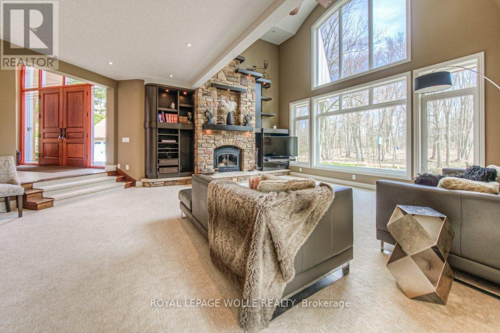 












2229 HERRGOTT ROAD

,
Wellesley,




Ontario
N0B2M0

