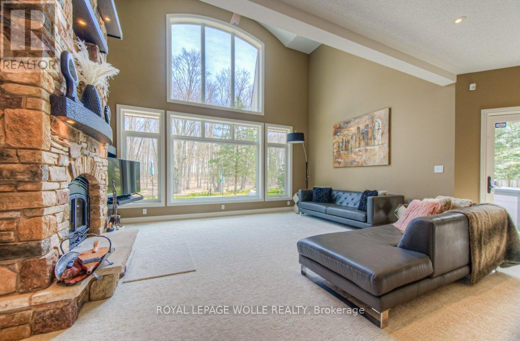 












2229 HERRGOTT ROAD

,
Wellesley,




Ontario
N0B2M0

