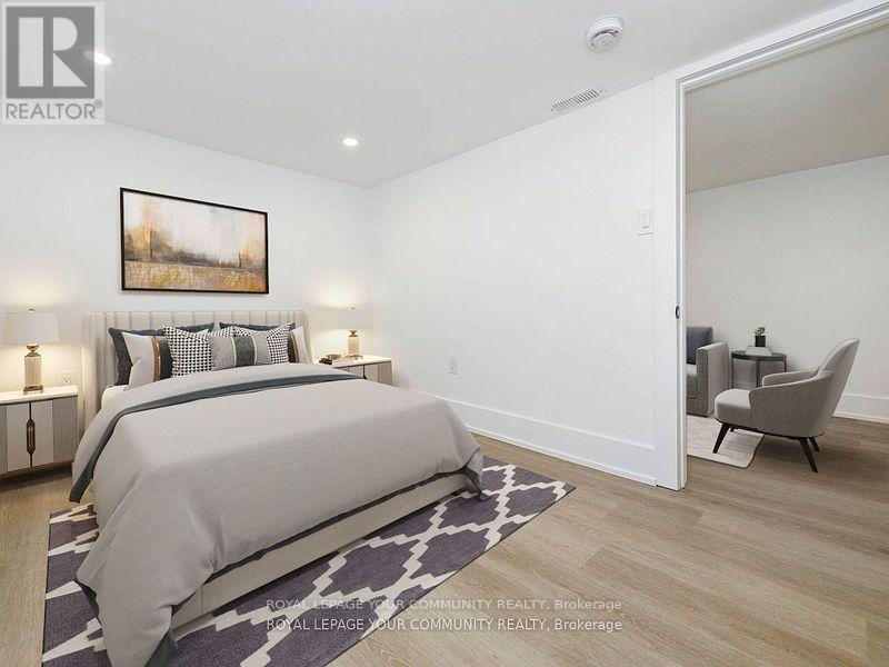 












886 RUNNYMEDE ROAD

,
Toronto,




Ontario
M6N3W4

