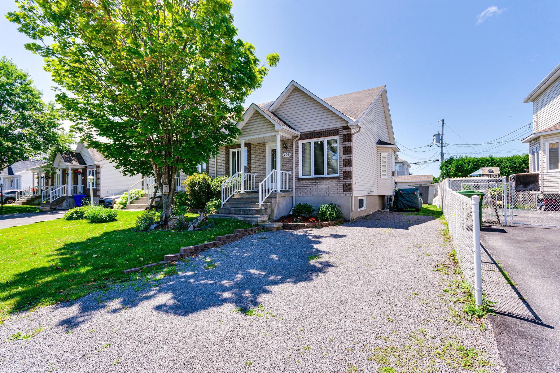 









124


Rue de Pomerol

,
Gatineau (Masson-Angers),




QC
J8M2C5

