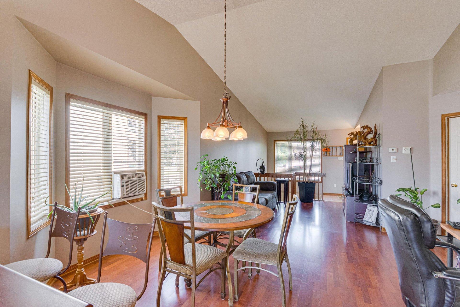 









124


Rue de Pomerol

,
Gatineau (Masson-Angers),




QC
J8M2C5

