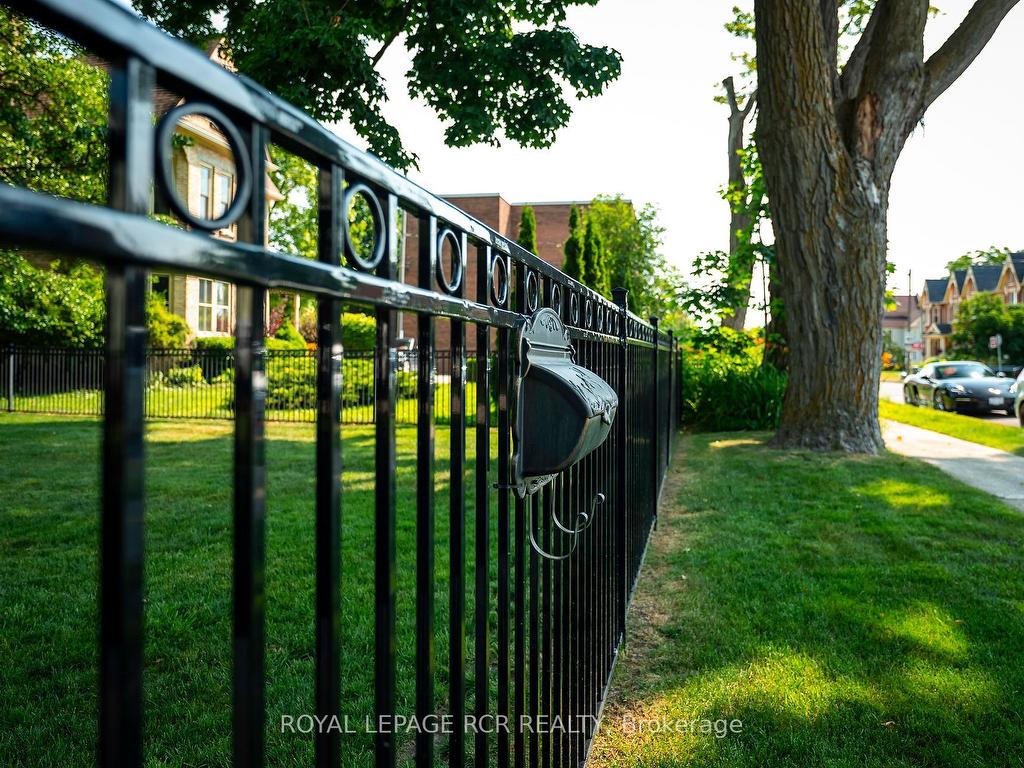 









11


Zina

Street,
Orangeville,




ON
L9W 1E2

