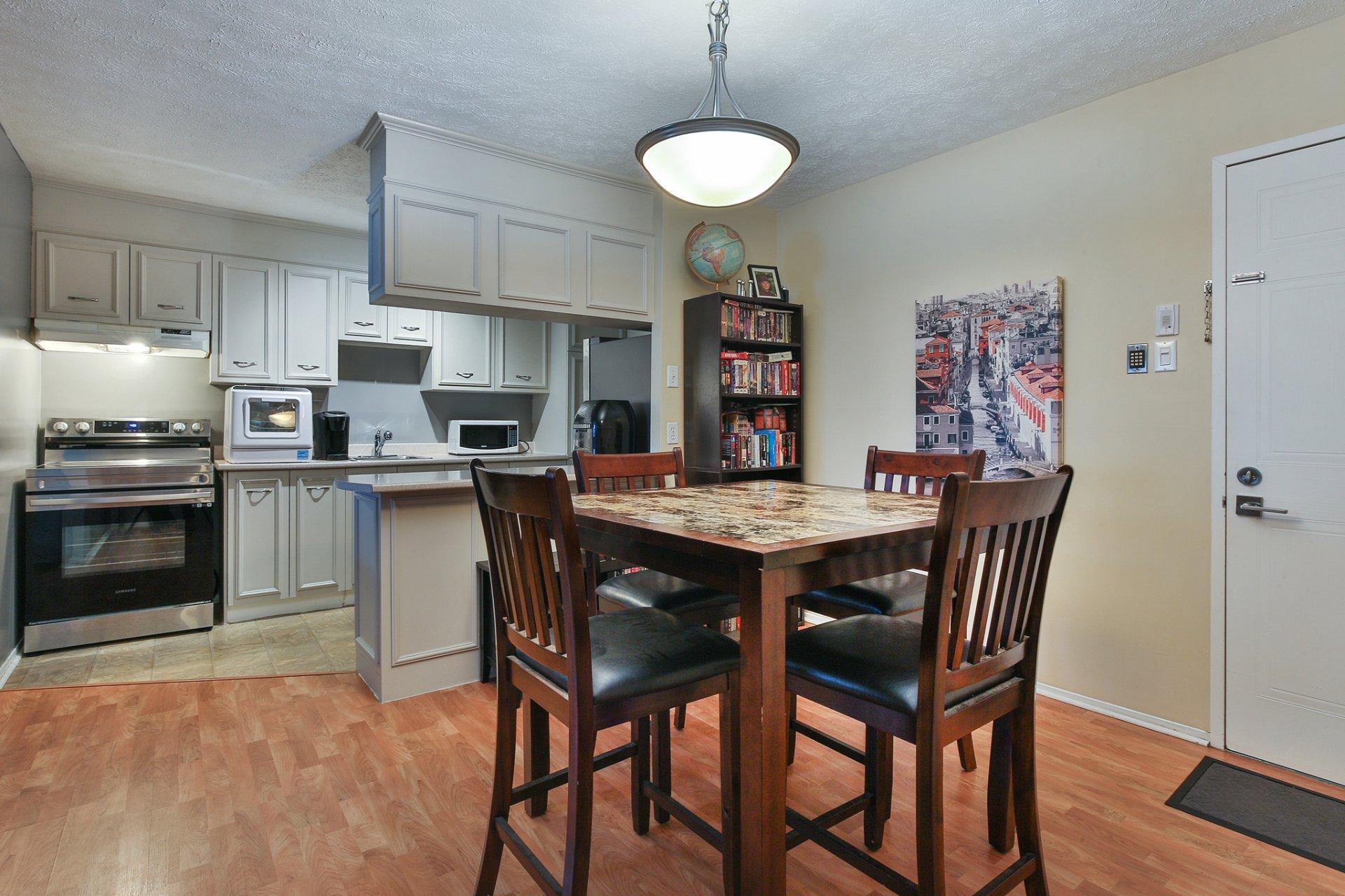 









805


Rue Harolde-Savoy

, 201,
Saint-Jean-sur-Richelieu,




QC
J2X5E4

