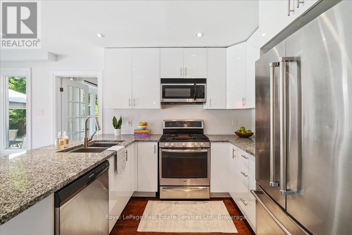 












471 DEERHURST DRIVE

,
Burlington (Appleby),




Ontario
L7L5T4

