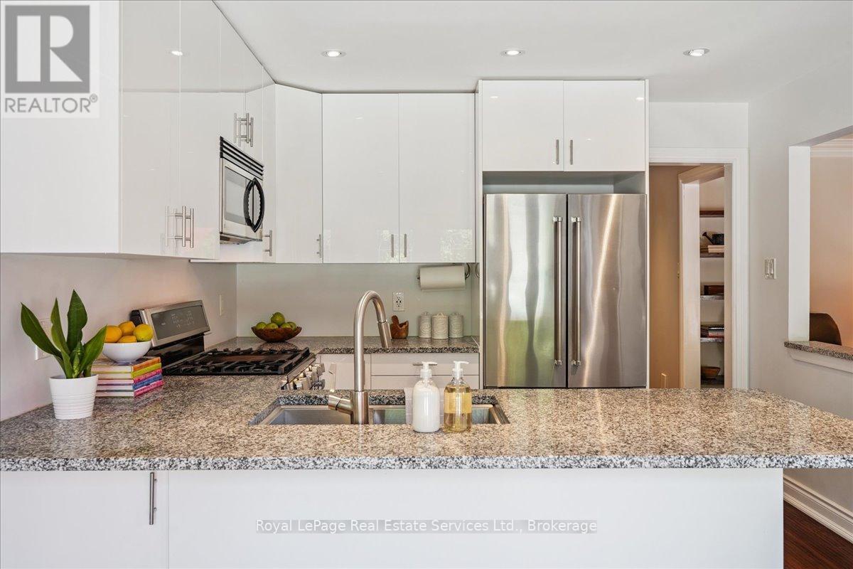 












471 DEERHURST DRIVE

,
Burlington (Appleby),




Ontario
L7L5T4

