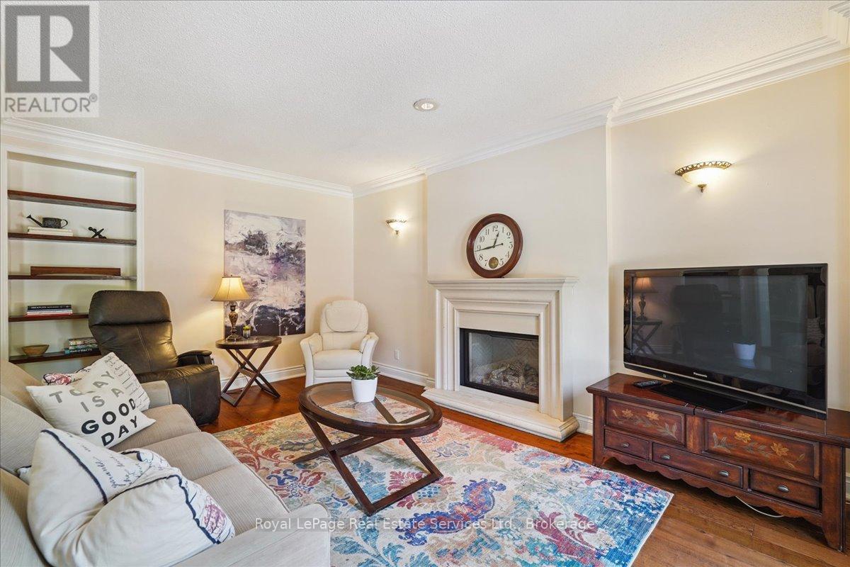 












471 DEERHURST DRIVE

,
Burlington (Appleby),




Ontario
L7L5T4

