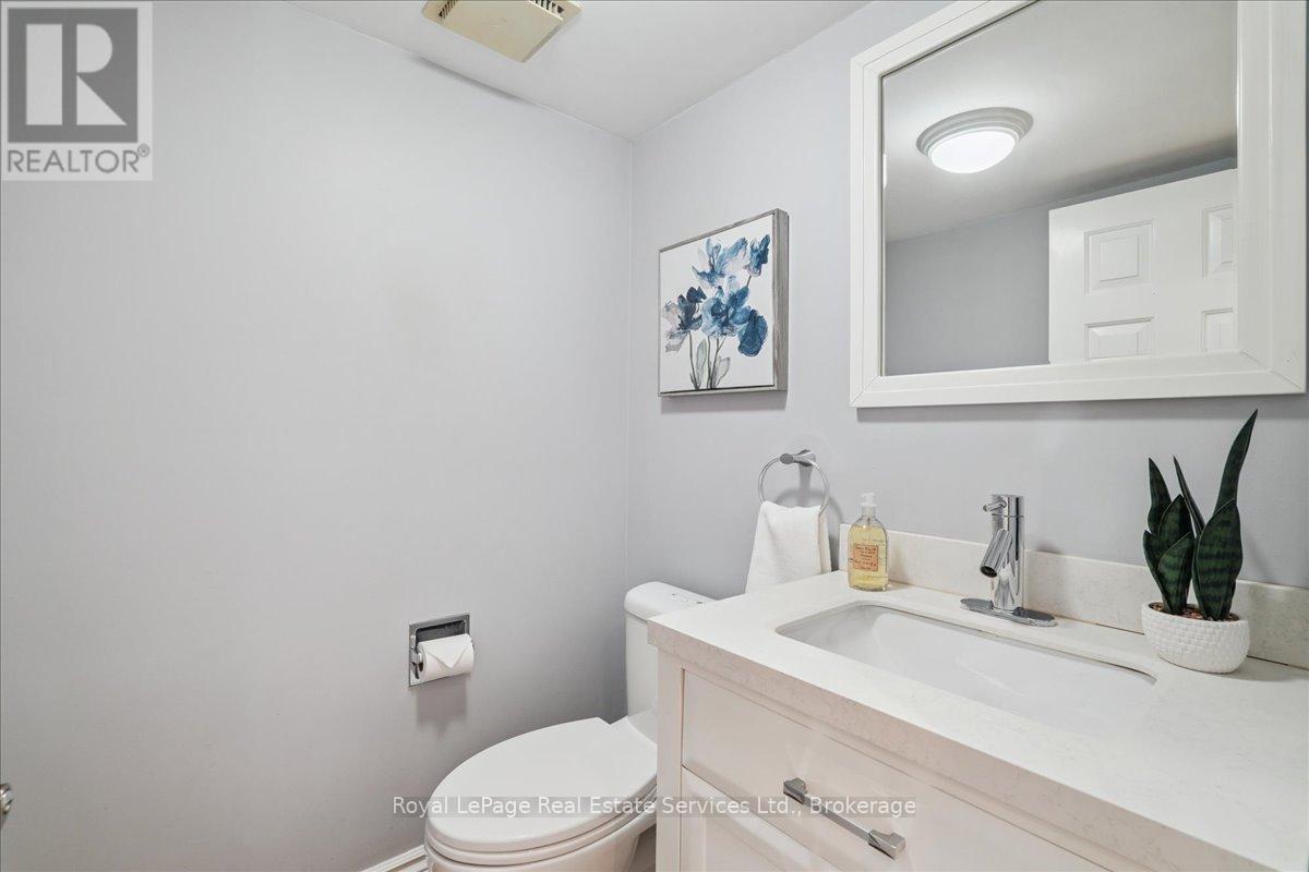 












471 DEERHURST DRIVE

,
Burlington (Appleby),




Ontario
L7L5T4

