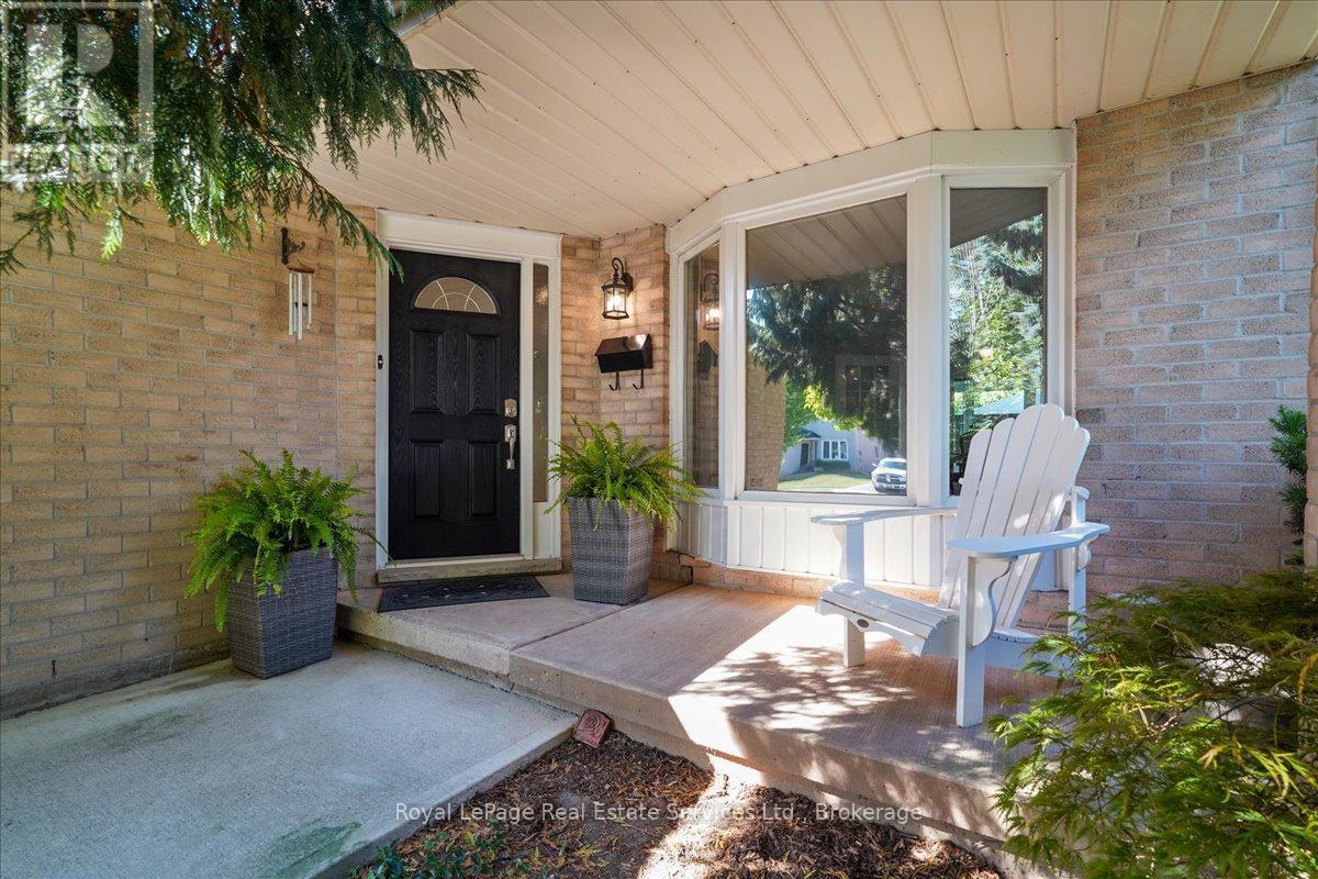 












471 DEERHURST DRIVE

,
Burlington (Appleby),




Ontario
L7L5T4

