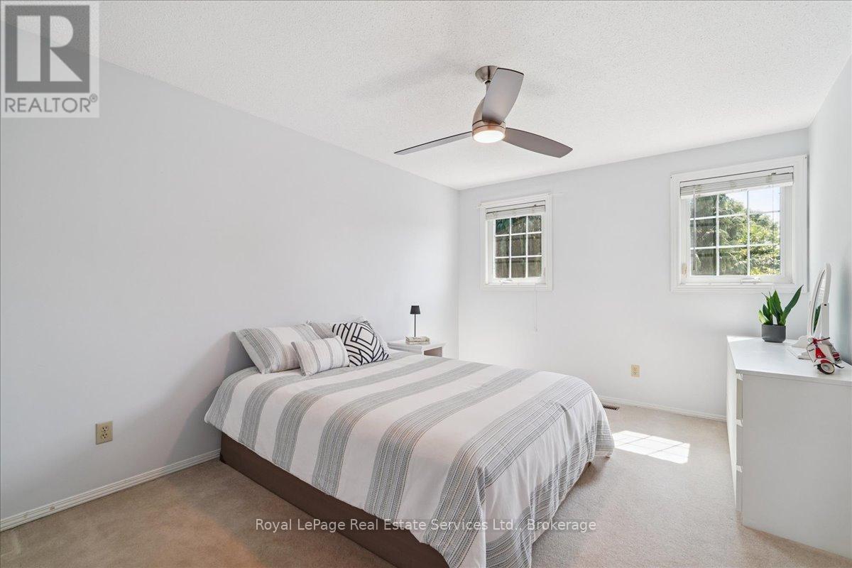 












471 DEERHURST DRIVE

,
Burlington (Appleby),




Ontario
L7L5T4

